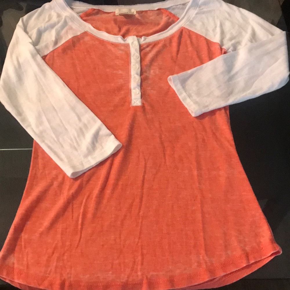 Tee shirt orange and white sleeves size XL